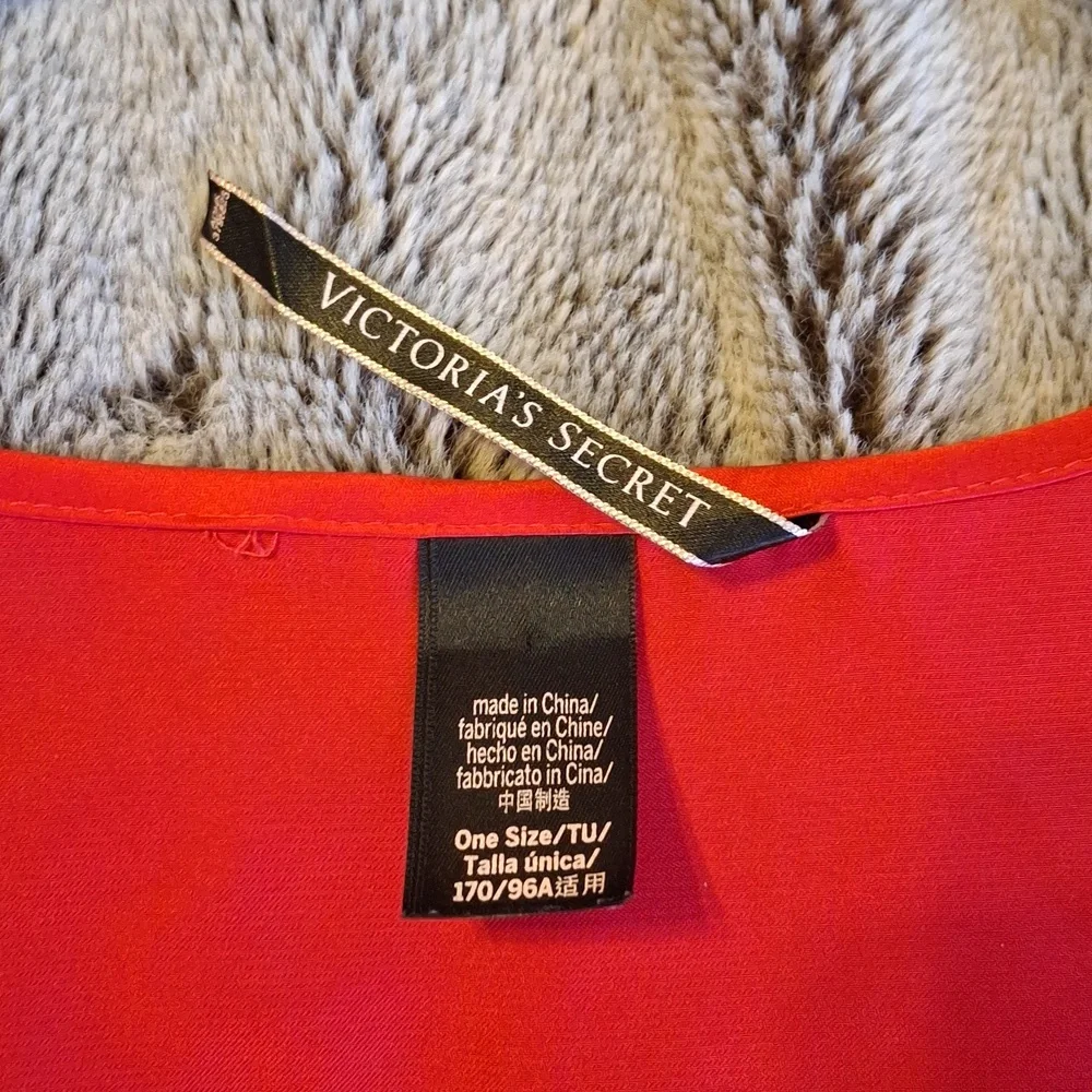 VS Love Robe - READ - Picture 7 of 7